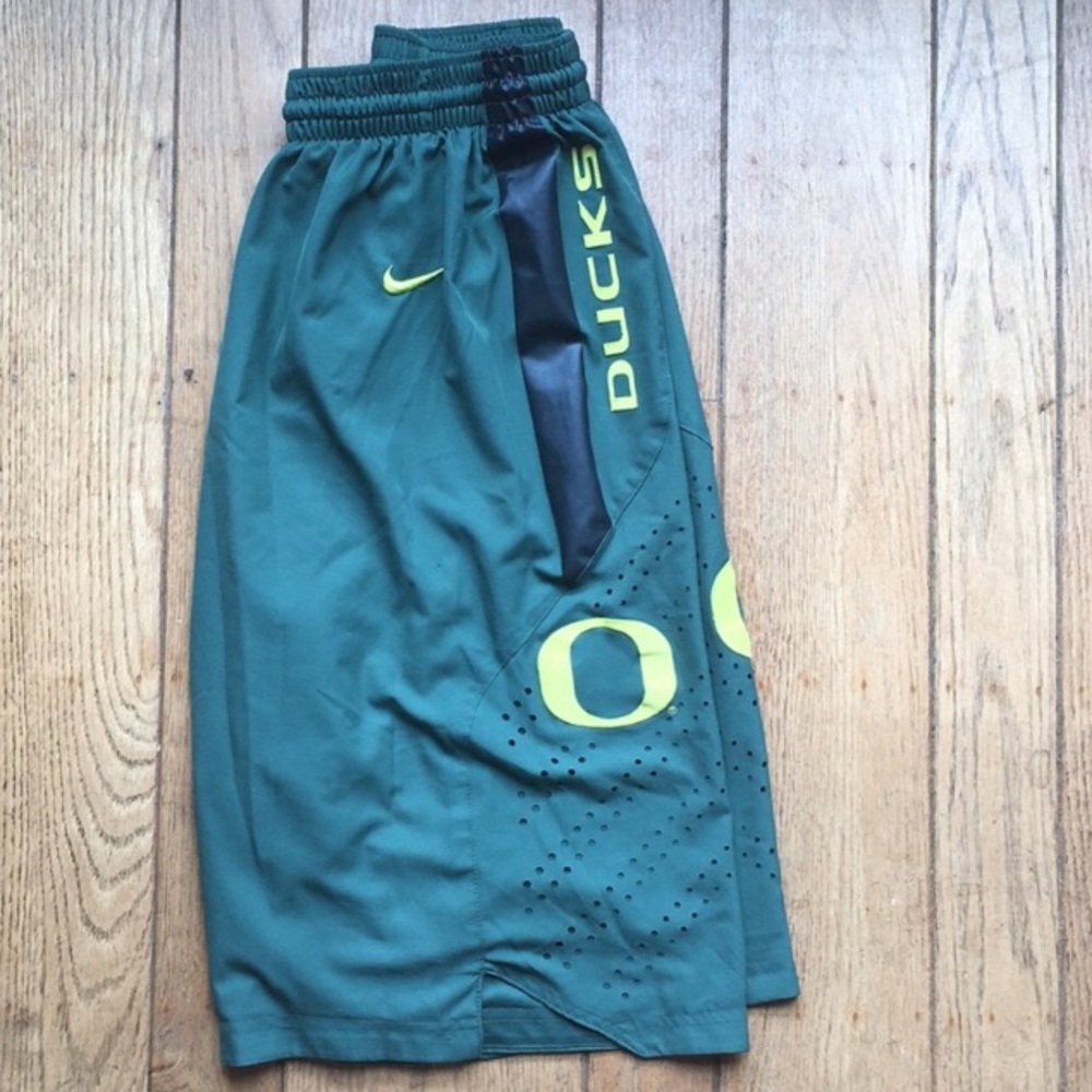 Nike Oregon Ducks Green Yellow Basketball Shorts